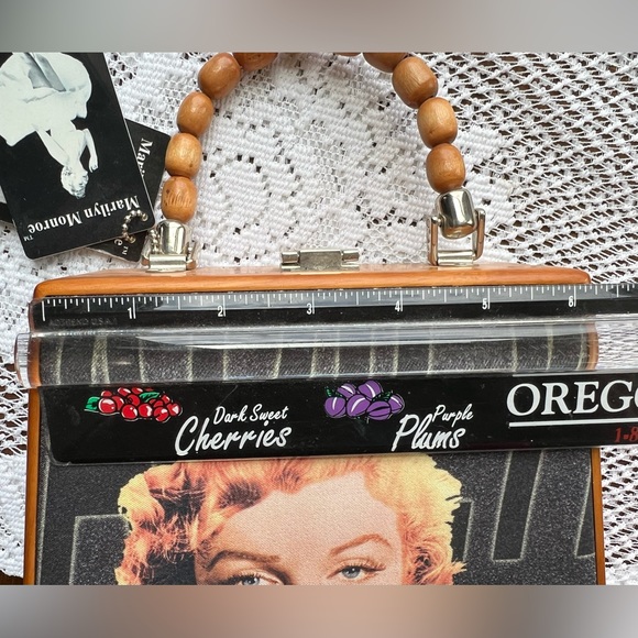 Marilyn Monroe 🆕/Vintage from 2002 Wooden Bag by Cielo Creations, tags attached - Picture 15 of 15